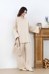 Ensemble Deux Pièces pour Femmes Musulmanes Modestes avec <span class=keywords><strong>Tunique</strong></span> au Col Unique et Pantalon Ample Personnalisable - Product Image 2