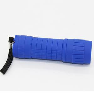 ไฟฉายยุทธวิธีขนาดเล็กแบบพกพา ชาร์จไฟผ่าน USB ได้ ปรับซูมได้ ใช้ภายนอกอาคาร  พร้อมหัวฉีดพ่นสีพลาสติกแบบ LED ใหม่ - Product Image 6