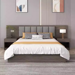 Ensembles de meubles de chambre d'hôtel modernes personnalisables : Cadre de lit double king-size en bois durable avec tête de lit rembourrée et tables de chevet - Product Image 4