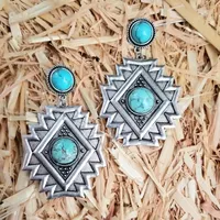 Pierres turquoises et métal estampé à la main boucles d'oreilles inspirées aztèques pour femmes petite conception de balancent aztèque occidentale pour cadeau