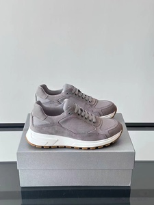 Baskets de sport décontractées minimalistes pour hommes, en cuir, légères, polyvalentes, avec logo personnalisé, style de luxe, à semelle épaisse - Product Image 6