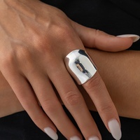 Bague large en métal incurvée irrégulière et lisse, style minimaliste, pour femme, tendance, dôme épais, accessoire de mode, cadeau