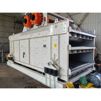 Niveleuse vibrante à sable doré sur mesure pour programmes miniers alluvionnaires avec système de lavage et de récupération, structure d'usine