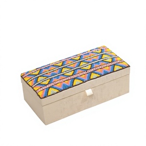 B.H CRAFTS Caja de Joyería Rectangular Bordada a Mano, Colorida y Sólida, Accesorio de Decoración para el Hogar, Cierre de Gancho y Bucle - Product Image 1