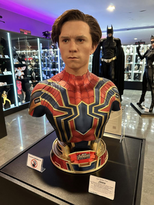 Busto Realistico di Tom Holland Spider-Man con Trapianto di Capelli, Statua in Resina a Mezzo Busto con Tuta Iron Spider, Collezione Personaggi <span class=keywords><strong>Marvel</strong></span> - Product Image 5
