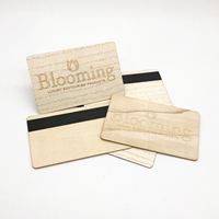 Carte RFID en bois personnalisée avec bande magnétique