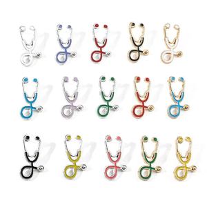 En gros Broches et épingles de revers en métal en forme de stéthoscope, Cadeaux pour infirmières, médecins et assistants médicaux, Épingles de revers personnalisées en émail - Product Image 1