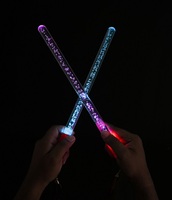 Bâton lumineux LED Dandiya rechargeable, durable, réutilisable, en acrylique, sûr, confortable, 7 couleurs LED, allumage/extinction automatique pour festival