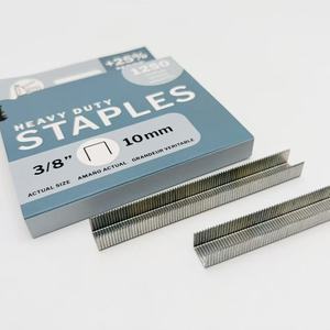 Precio de fábrica Grapas de corona de 10 mm (3/8 pulg.) galvanizadas con punta de cincel 20 GA A11/T50 10.6 para aplicaciones en muebles - Product Image 1