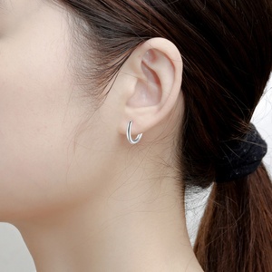Boucles d'oreilles unisexes en acier inoxydable pour piercing léger au lobe de l'oreille, petites boucles d'oreilles en or rose coloré pour fille - Product Image 4