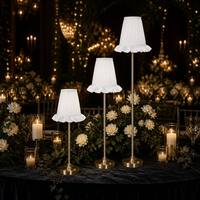 Lámpara de Mesa Decorativa Inalámbrica Recargable con Atenuador Táctil, Pantalla de Tela Blanca, Base Dorada, para Hotel, Restaurante, Bodas y Eventos