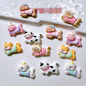 Encantadores dijes delgados de resina con animales (gatos y perros) en pose de carrera para manualidades DIY, hebillas de zapatos, vasos de agua, accesorios para el cabello y Navidad - Product Image 4