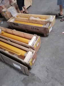 Pièces détachées de machines de construction de haute qualité 10C1803 compatibles avec le cylindre à huile Liugong 908 - Product Image 4
