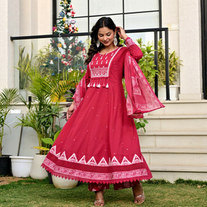 Ensemble Kurta en coton rouge imprimé pour femme avec pantalon et dupatta, coupe ample, longueur cheville, style traditionnel indien pakistanais, tenue décontractée - Product Image 4