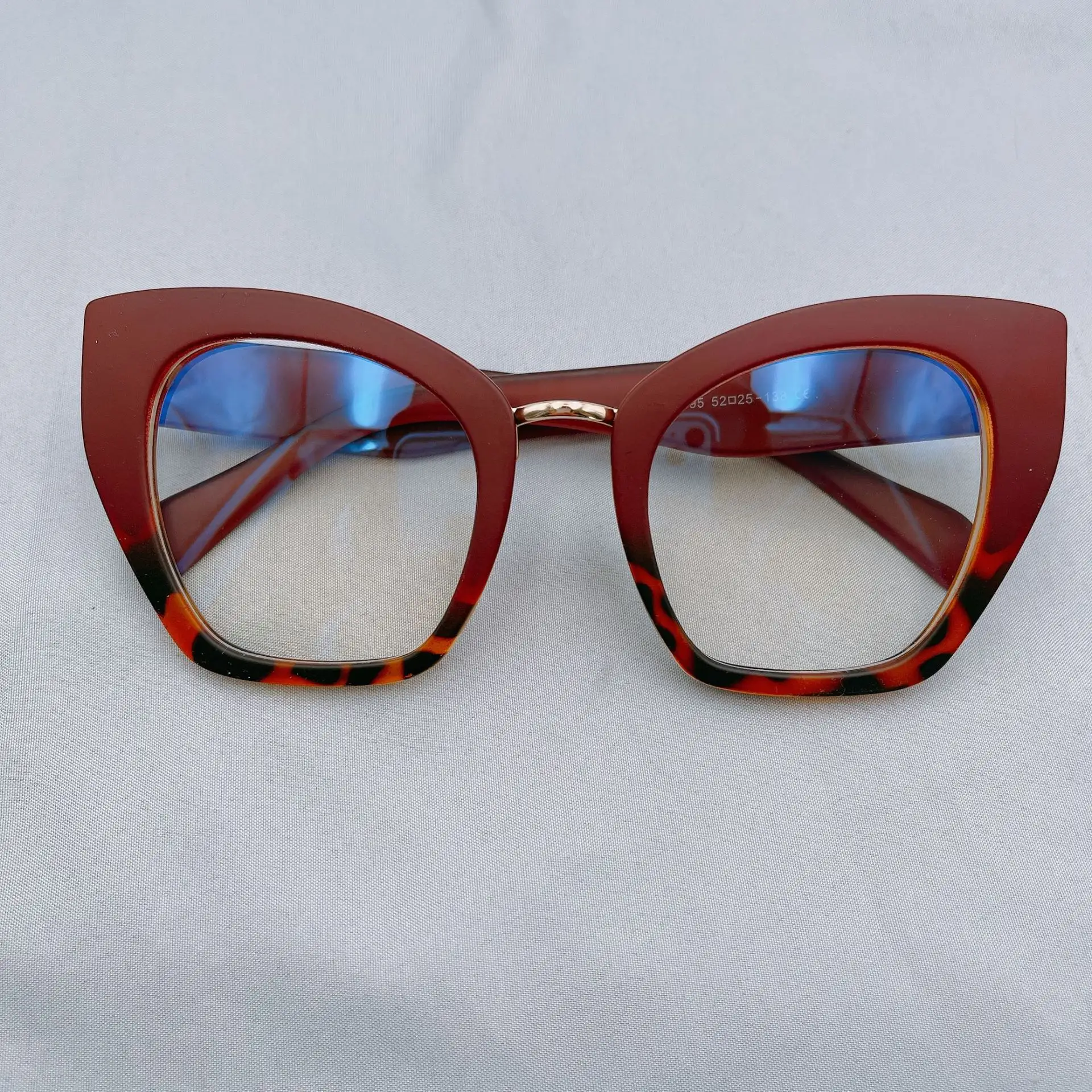 Nieuwe Retro Anti Blauw Licht Vrouwelijke Cat Eye Bril Voor Vrouwen Mode Luxe Oversized Heldere Lens Lezen Trending Brillen
