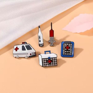 Broches de revers et badges en émail pour médecin et infirmière, motifs stéthoscope, seringue de vaccin, cœur, ambulance, dessin animé, bijoux pour sac à dos - Product Image 3