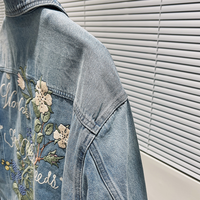 Veste en jean vintage Y2K personnalisée veste en jean bleue avec impression de patchs brodés de fleurs de style streetwear