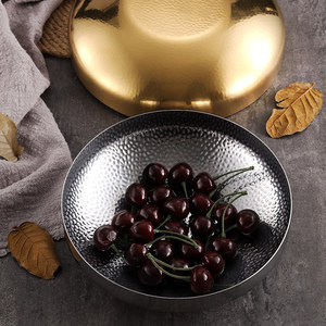 Plato hondo redondo de acero inoxidable 304 con acabado martillado, plato para servir para fiestas, hogar y cocina. - Product Image 2