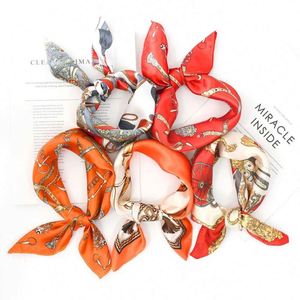Foulards carrés en polyester et soie imprimés numériquement, motif feuille et fleur, 50 cm, avec logo personnalisé, pour femmes, collection Printemps, vente en gros YKH0084 - Product Image 1