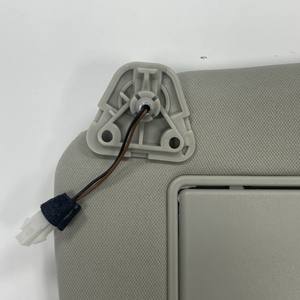 Parasol Nissan Gris 96401-3SG8A con Espejo y Luz para Sentra 2013-2019, Montaje en el Techo - Product Image 3