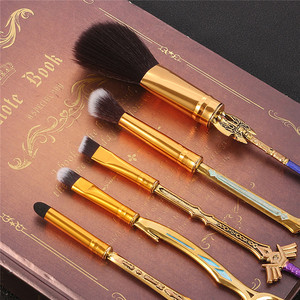 5 Cái <span class=keywords><strong>Fate</strong></span> Cool Kim Loại Chéo Trang Điểm Brushes Set Vàng Màu Trò Chơi Anime <span class=keywords><strong>Fate</strong></span> <span class=keywords><strong>Zero</strong></span> Game Life Seb <span class=keywords><strong>Saber</strong></span> Vũ Khí Trang Điểm Brush Set - Product Image 4
