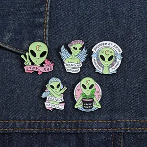 מסתורין Alien אמייל סיכות סיכות תגי קריקטורה חמוד תכשיטי Custom דשי סיטונאי מתכת נשים ילדים חברים אבזרים