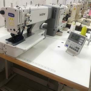 Machine à coudre industrielle électronique informatisée d'occasion, modèle 800B, pour boutonnières droites, 220V 1500W 3600 tr/min - Product Image 1