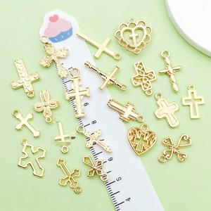 จี้รูปกางเขน โลหะผสมสังกะสี ดีไซน์แบบโปร่ง สำหรับทำเครื่องประดับ DIY ของขวัญสำหรับทุกเพศ จี้แฟชั่น - Product Image 2