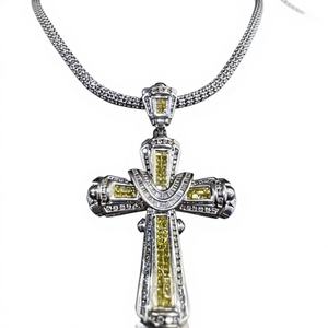 Colgante de Cruz de Moissanita de Lujo con Incrustaciones de Piedras Amarillas, Bonito Colgante de Plata de Ley Chapado en Oro de 18K - Product Image 1