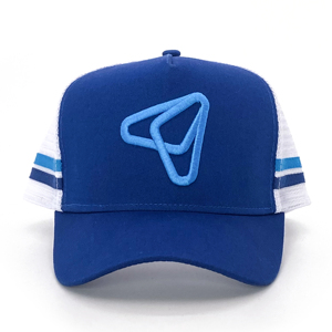 Cappello Trucker Personalizzato con Logo Ricamato 3D, Corona Profonda e 2 Strisce sulla Fascia Laterale - Product Image 1