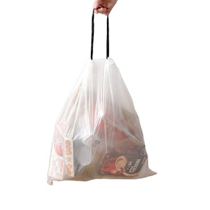 Sacs poubelles en plastique imprimés sur mesure en rouleau, vente en gros, sacs poubelles robustes avec cordon de serrage - Product Image 4