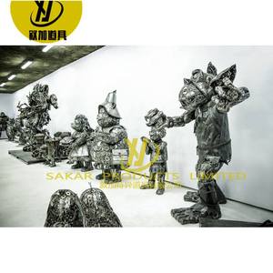 Nouvelle conception moderne, statue de <span class=keywords><strong>robot</strong></span> <span class=keywords><strong>Spiderman</strong></span> en acier inoxydable, sculpture en forme de goutte d'eau, taille réelle, faite à la main, couleur personnalisée - Product Image 2