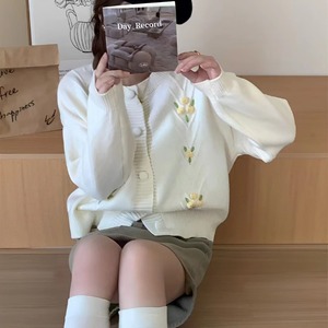 Cardigã Feminino de Tricô com Gola O e Manga Morcego, Abotoamento Simples, Casual, Coleção Outono Inverno 2025 Coreano - Product Image 4