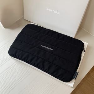 Nouveau grand compteur d'étiquettes <span class=keywords><strong>cadeau</strong></span> annuel Double C noir pochette d'ordinateur coton mode sac de rangement pour ordinateur portable grande capacité - Product Image 2