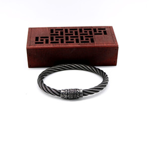 Yunnique – Bracelet en fil torsadé en acier inoxydable, fermoir magnétique rétro, design rétro, pour hommes et femmes, bijoux, cadeau - Product Image 4