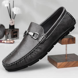 รองเท้าหนังแท้บุรุษสำหรับฤดูใบไม้ร่วง พื้นนุ่ม สวมใส่สบาย ระบายอากาศได้ดี กันลื่น เหมาะสำหรับวัยรุ่น ขับรถ ทำงาน และใส่ได้กับทุกชุด - Product Image 3