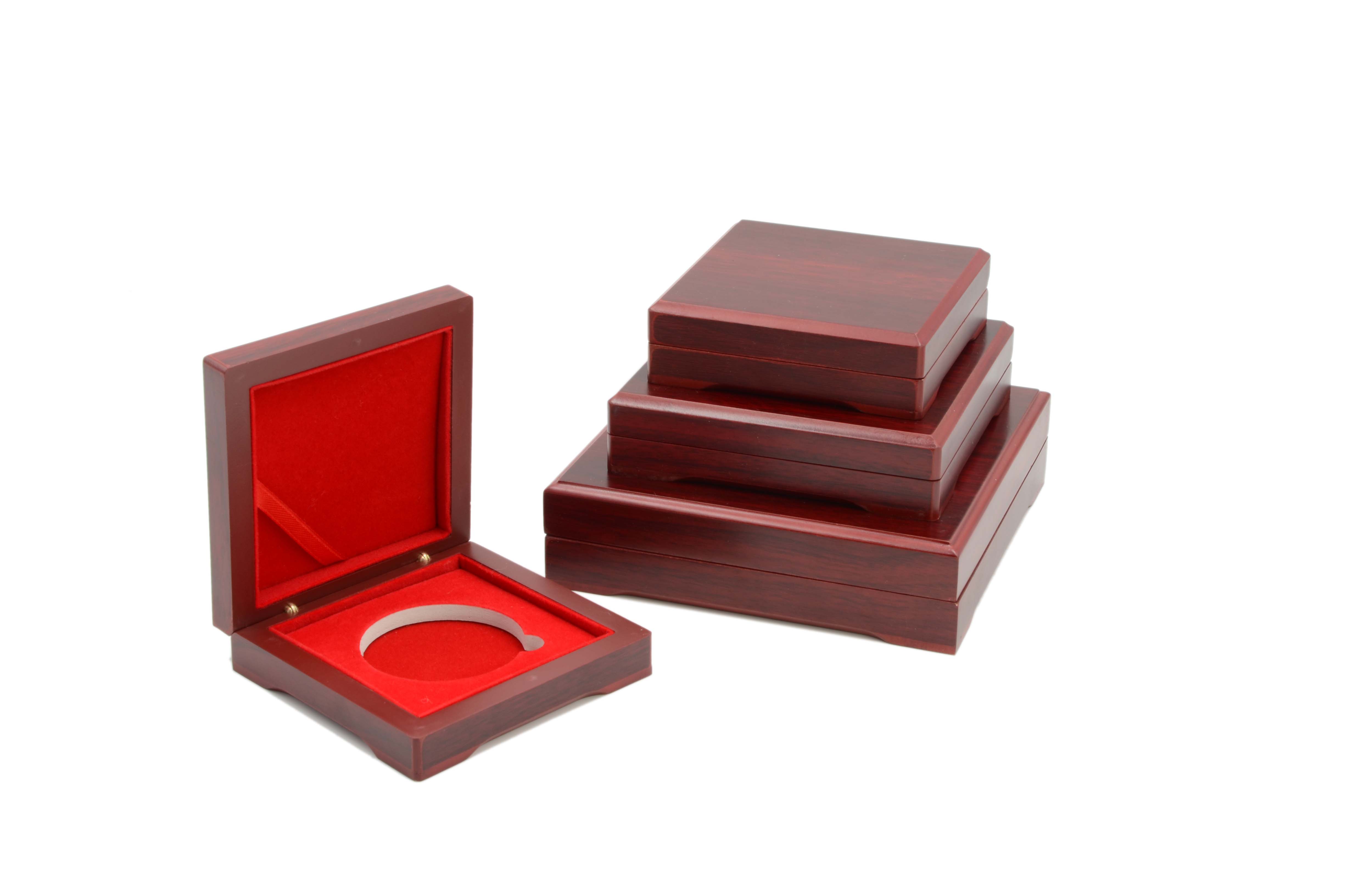 Rouge (Stock AE)***