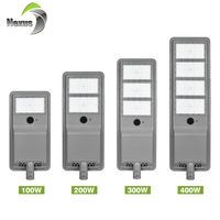 Lampe moderne à économie d'énergie 100 200 300 400 W Luminaires de rue solaires tout-en-un avec capteur de mouvement