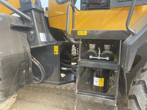 Machine de terrassement lourde d'occasion pour chargeur frontal LG958F modèle 2016, moteur 168KW, capacité 16800-17000kg, avec roulement et boîte de vitesses - Product Image 4