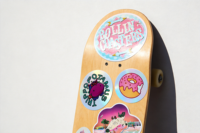 Autocollants en vinyle personnalisés - Nouveaux autocollants holographiques pour enfants sur le thème de l'anime pour la décoration d'ordinateurs portables et de bouteilles d'eau