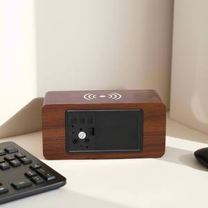 Kablosuz Şarjlı MDF/PVC Saat 10W Hızlı Şarj LED Dijital Çalar Saat Termometre 24 Saat Göstergeli Modern Sadelik - Product Image 4