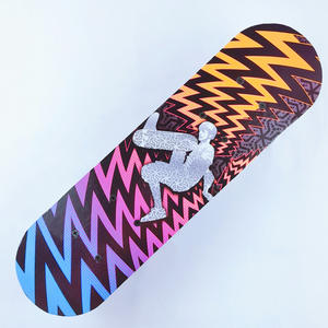 สเก็ตบอร์ดเด็ก DZ1705A ขนาด 22 นิ้ว ลายการ์ตูน ดีไซน์ทนทาน ทำจากไม้เมเปิ้ล สำหรับเด็ก ขี่เล่นสนุกบนถนน - Product Image 2