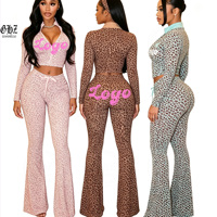 Nouvel ensemble pour femmes, imprimé léopard, haut sportif à blocs de couleur et pantalon évasé, ensemble 2 pièces pour femmes