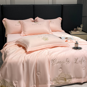 2025 colección <span class=keywords><strong>de</strong></span> verano seda hielo Rosa bordado flor rosa dorada 4 Uds juego <span class=keywords><strong>de</strong></span> sábanas Floral planta sólida para el hogar boda Hotel - Product Image 3