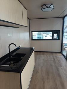 CASA Prefab 20ft 40ft Tiny House Panel de sándwich de acero desmontable Cabina de troncos para hoteles Casa móvil Baño Supermercado Cabine De - Product Image 5