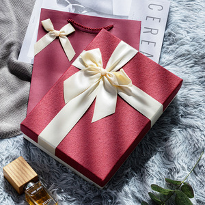 Caja de Regalo de Lujo Color Vino Tinto con Lazo de Satén, Caja de Regalo para Bodas, Cumpleaños, Camisetas y Joyería - Product Image 1