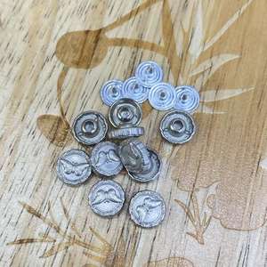 Rivets décoratifs de mode pour ceintures sacs <span class=keywords><strong>bottes</strong></span> et vêtements 6mm7mm8mm motif de Logo bouton de goujon personnalisé Rivet en métal en alliage de Zinc - Product Image 5