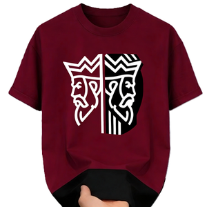 T-shirt con grafica di carte da poker con uomo barbuto reale e profilo testa stileizzato Split King - Product Image 4