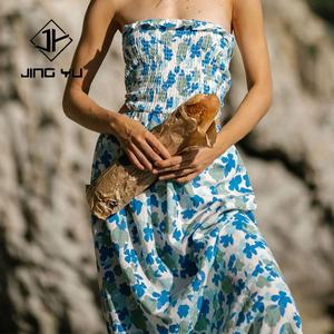 Robe maxi hawaïenne à imprimé floral personnalisé, sans bretelles, design ajouré, robe longue décontractée pour femmes - Product Image 5