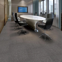 Carreaux de tapis de bureau modernes et écologiques 50x50 hôtel de luxe revêtement de sol en polypropylène PP ignifuge Carreaux de tapis support en PVC